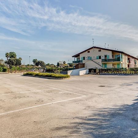 Terra Felice Aparthotel San Felice Circeo Esterno foto