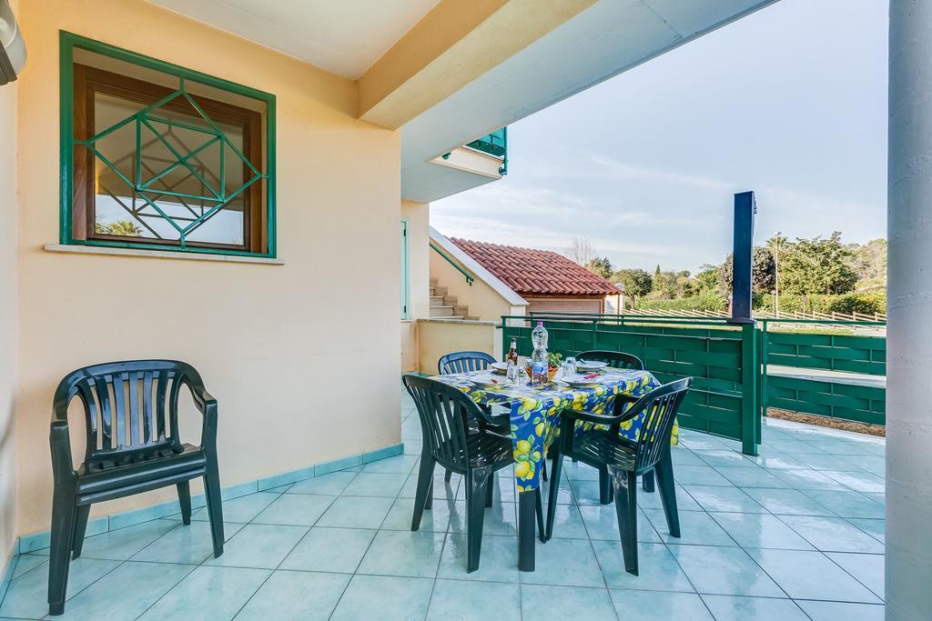 Terra Felice Aparthotel San Felice Circeo Esterno foto
